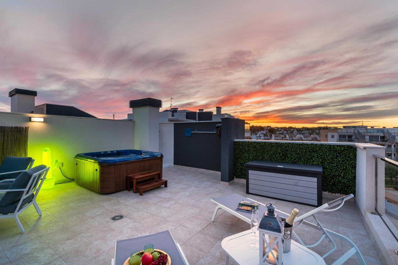 Apartamento La Zenia Cocoon - Luxury Penthouse With Jacuzzi, 2 Pools, Indoor Heated Pool, Sauna, Gym, Playstation Dehesa de Campoamor  Exterior foto